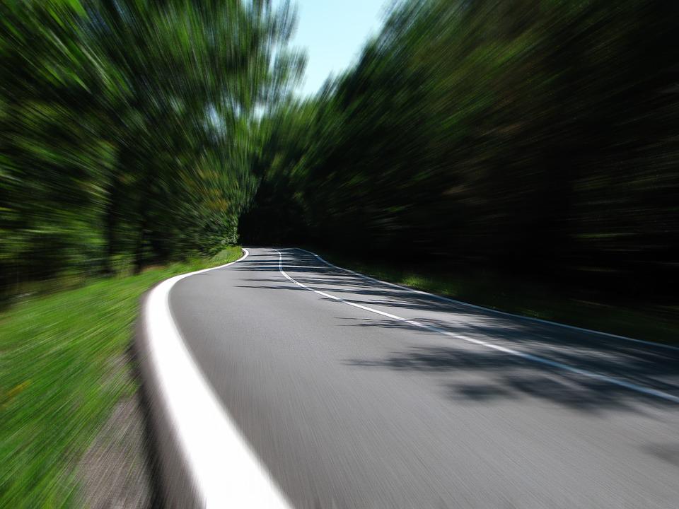 Jakie limity prędkości obowiązują na polskich autostradach?