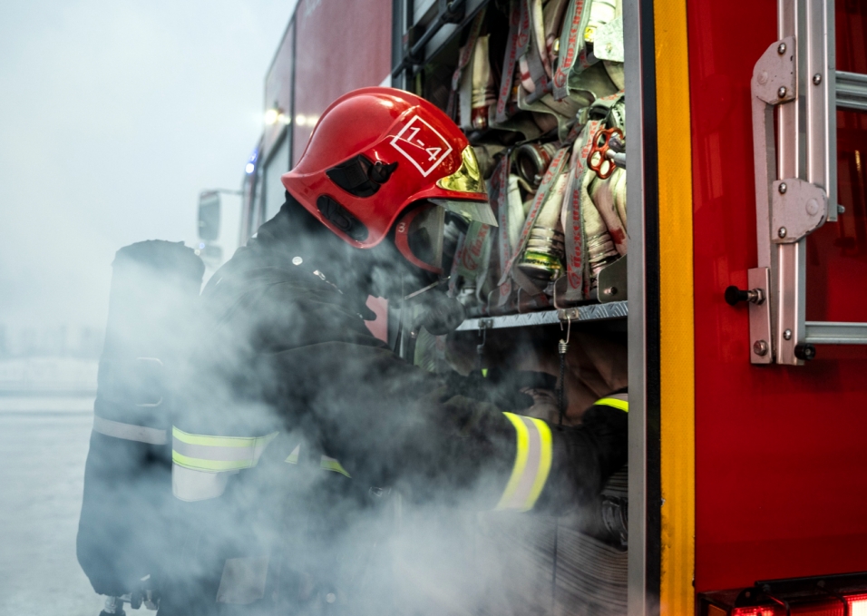 Nocne interwencje strażaków w Jaworze: Udaremniony pożar altany przy ulicy Sikorskiego
